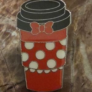 Disney Pin - Minnie Mouse Coffee Cup Disney Collector Trading Pin